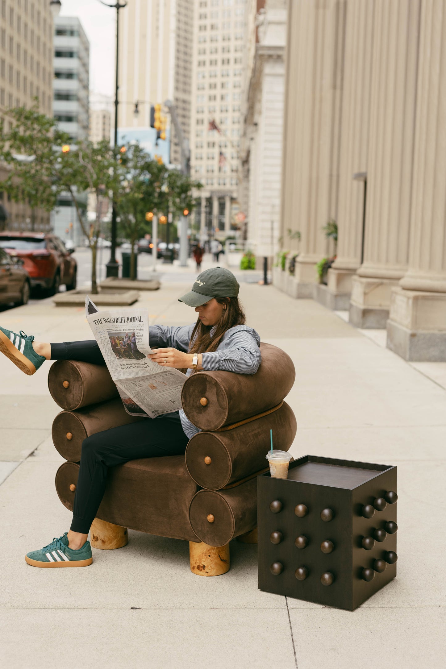 THE FAVOR CHAIR