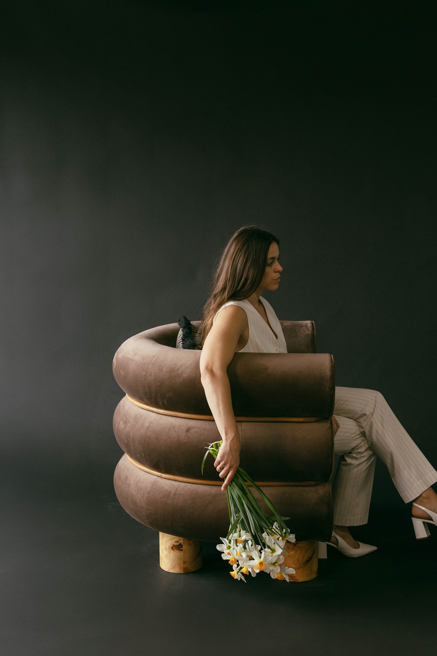 THE FAVOR CHAIR