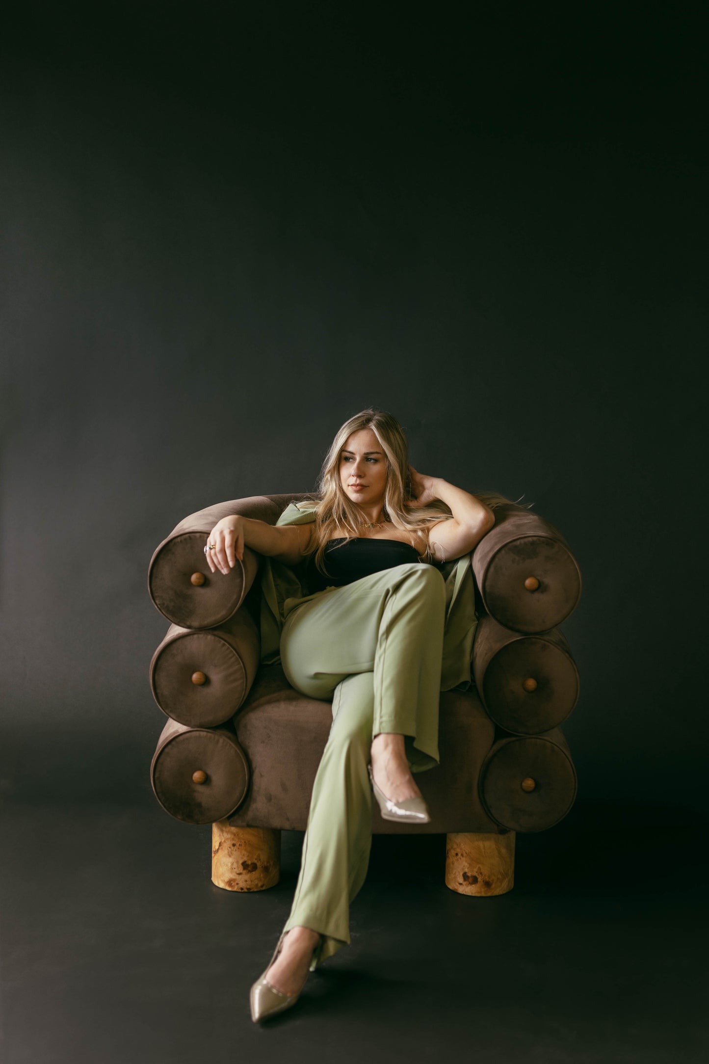 THE FAVOR CHAIR