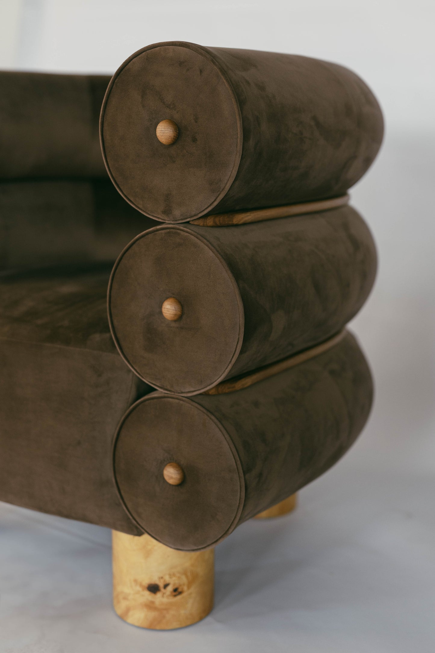 THE FAVOR CHAIR